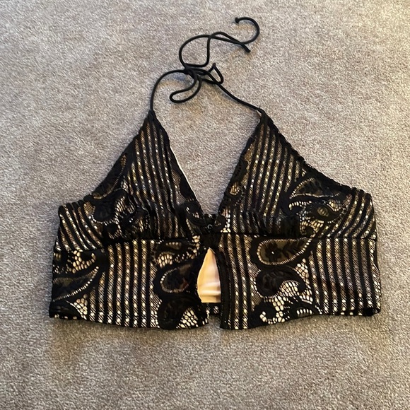 Lacy Crop Top - Picture 1 of 4